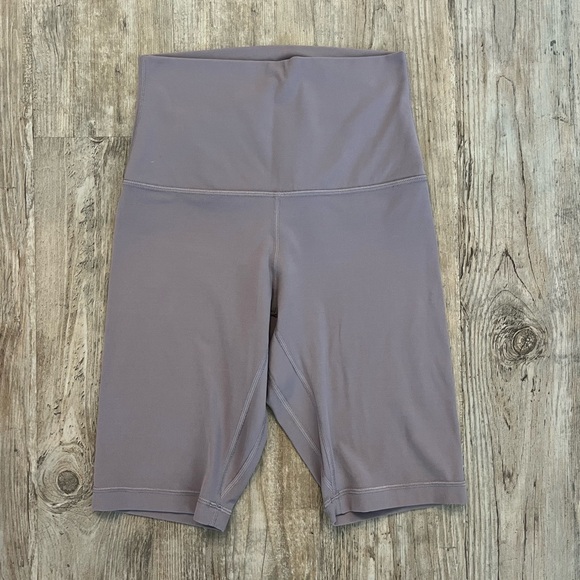 Lululemon Align High-Rise 10” Bike Shorts, size 6, great condition! - Picture 2 of 5
